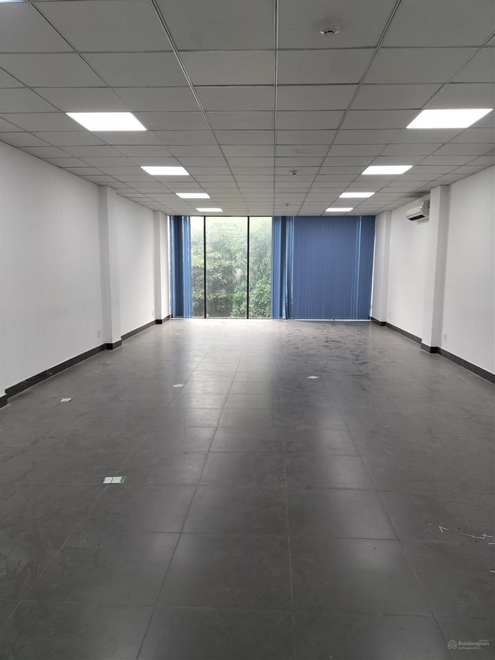 Cho thuê văn phòng dt 105m2, lê văn huân, p. 13, tân bình, gần sân bay t3