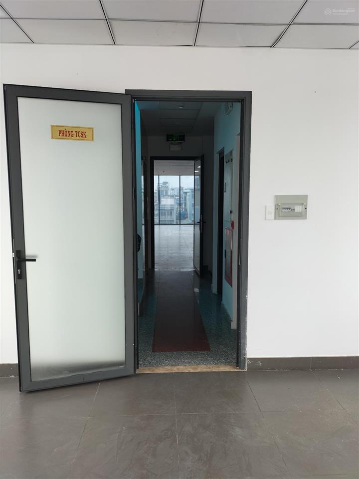 Cho thuê văn phòng dt 105m2, lê văn huân, p. 13, tân bình, gần sân bay t3