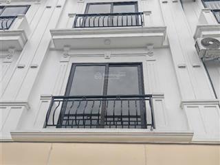 Bán nhà liên mạc, 36m2, phân lô, ô tô, nội thất chủ tặng, nhỉnh 4tỷ