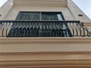 Bán nhà riêng tại liên mạc, 36m2, phân lô, ô tô, nội thất chủ tặng, nhỉnh 4tỷ.