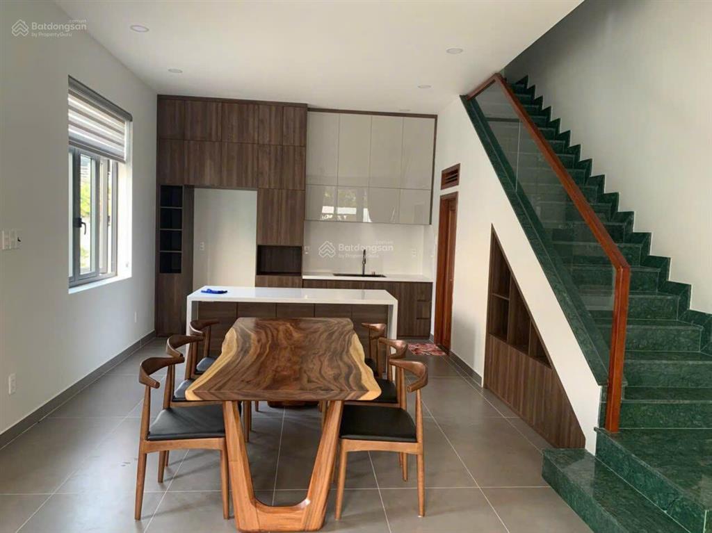 Nhà kinh doanh thạnh lộc 15, đường lớn gần sông sài gòn, di chuyển nhanh vào trung tâm