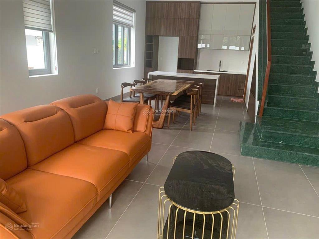 Nhà kinh doanh thạnh lộc 15, đường lớn gần sông sài gòn, di chuyển nhanh vào trung tâm