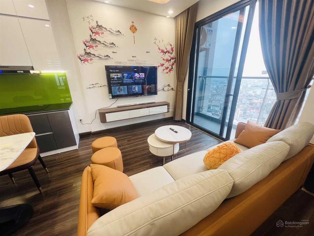 Cho thuê căn hộ 2,5 ngủ hoàng huy commerce