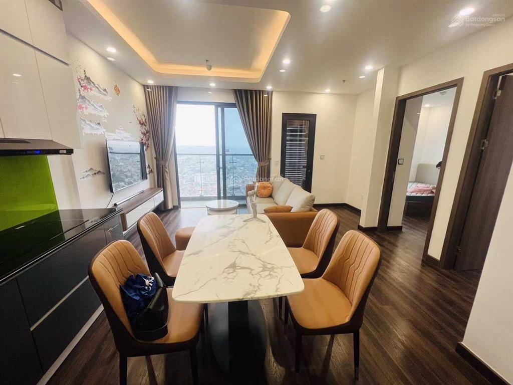 Cho thuê căn hộ 2,5 ngủ hoàng huy commerce