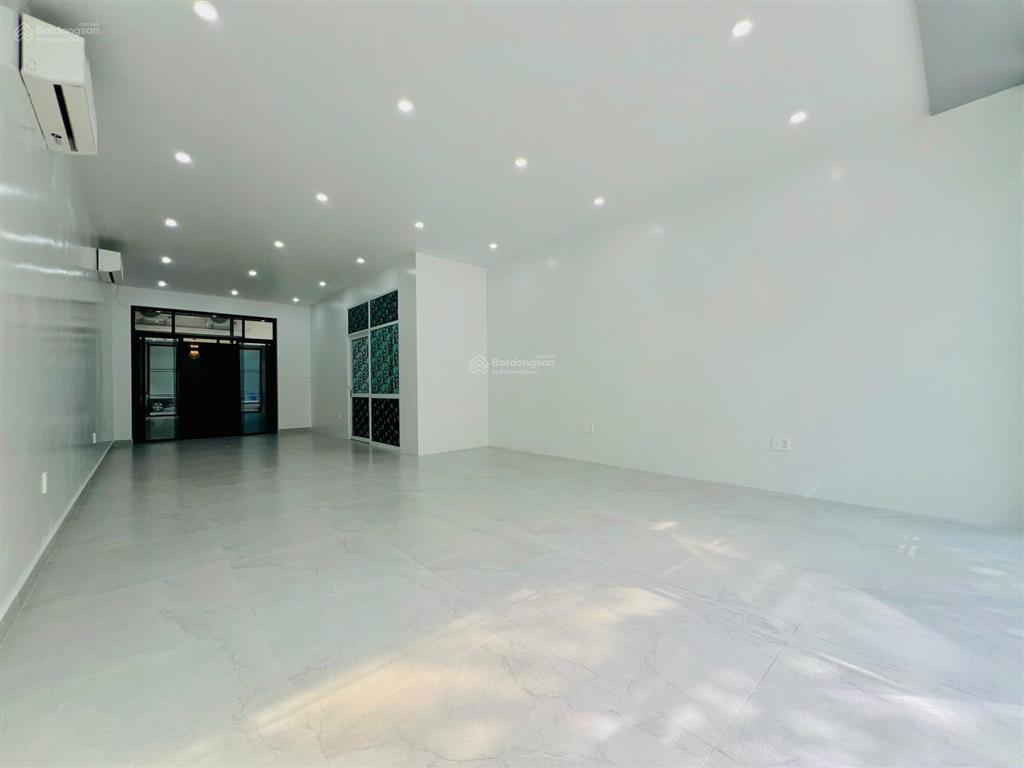 Cho thuê mặt bằng tầng 1 vinhomes marina