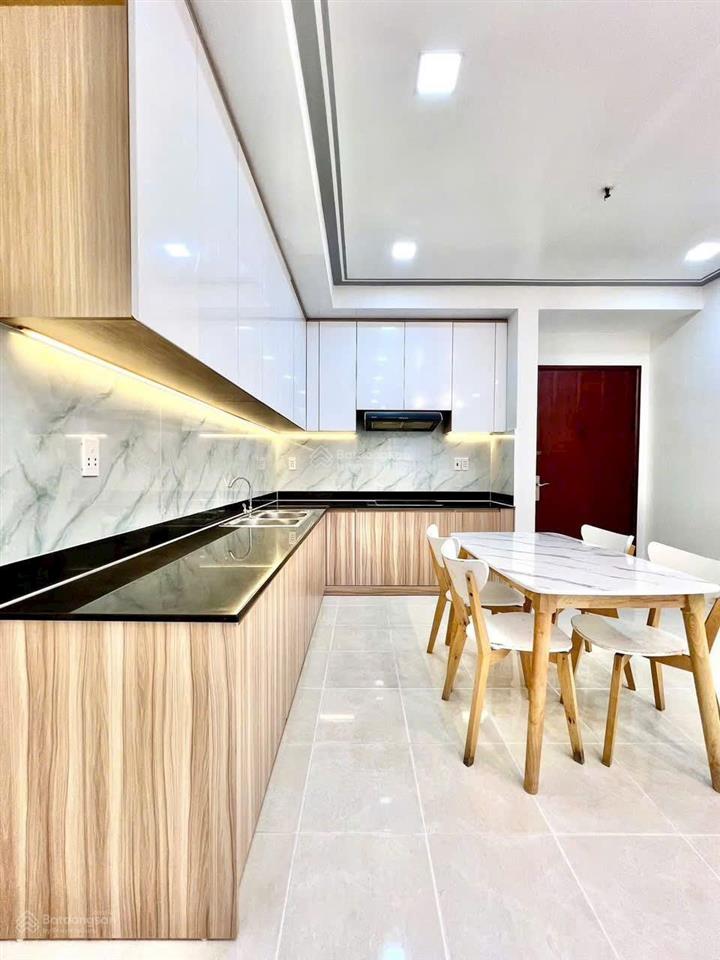 Chung cư giáp đầm sen cần bán gấp 83m2, 2 phòng ngủ có sổ hồng.  0812 608 ***