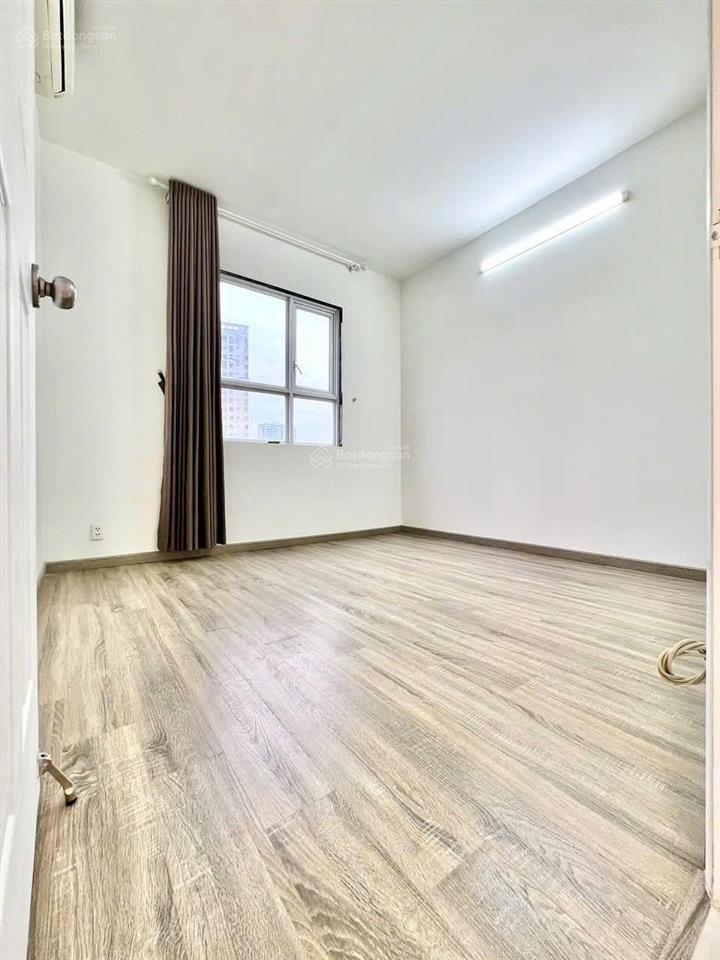 Chung cư giáp đầm sen cần bán gấp 83m2, 2 phòng ngủ có sổ hồng.  0812 608 ***