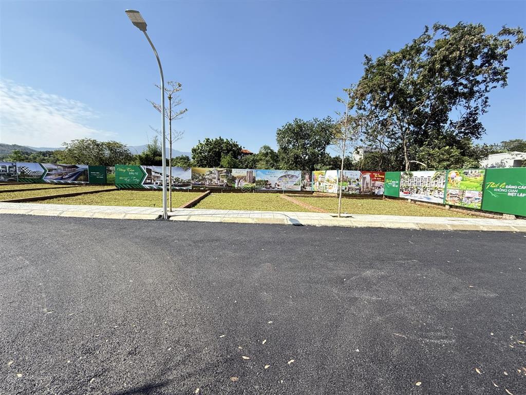 Bán gấp trong tuần, lô góc 100m2 full thổ cư tại phú cát hoà lạc, 2 mặt thoáng giá f0 chỉ 5,1tỷ