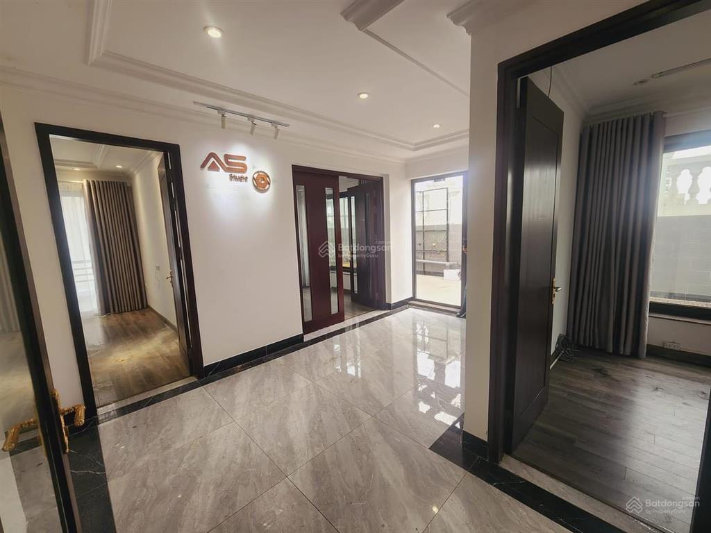 Chính chủ gửi bán nhà mặt phố khúc thừa dụ 185m2, 6 tầng , mt8m,giáthoả thuận.0888 999 ***