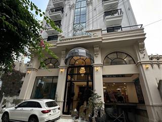Chính chủ gửi bán khách sạn phố trần thái tông 130m2, 8 tầng, mt 8.1m. giá 70 tỷ.  0888 999 ***