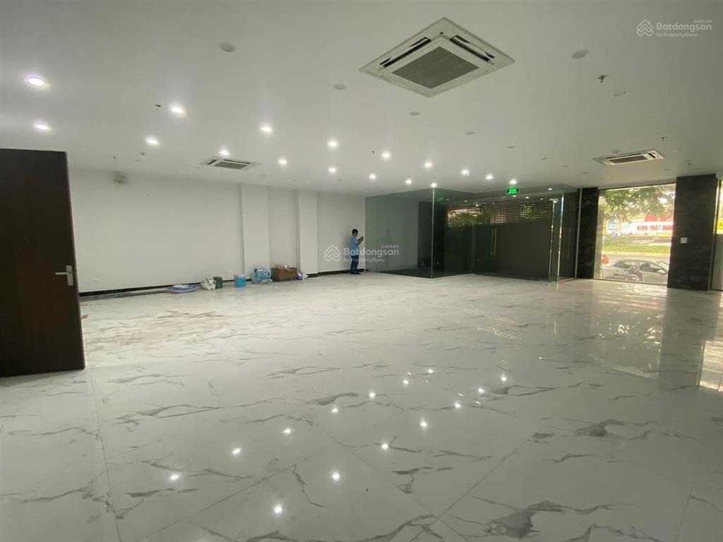 Chính chủ gửi bán tòa nhà văn phòng mặt phố hoàng cầu 425m2, 10 tầng, mt 14m. giá239tỷ