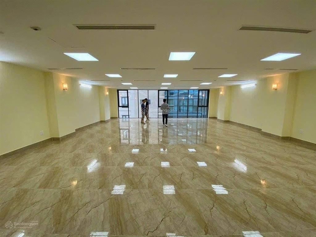 Chính chủ gửi bán tòa nhà văn phòng mặt phố hoàng cầu 425m2, 10 tầng, mt 14m. giá239tỷ