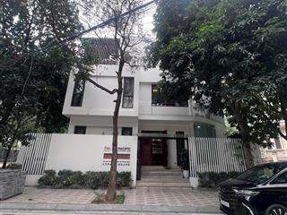 Chủ nhà gửi bán biệt thự đơn lập khu đtm dịch vọng 308m2, 5 tầng, mt 15m. giá thỏa thuận