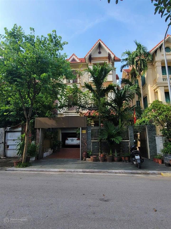 Chính chủ gửi bán biệt thự mặt phố kđt thành thái dịch vọng 200m2,4 tầng,mt14m.giá85tỷ