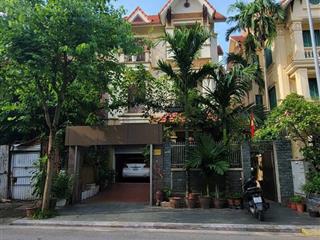 Chính chủ gửi bán biệt thự mặt phố kđt thành thái dịch vọng 200m2,4 tầng,mt14m.giá thoả thuận