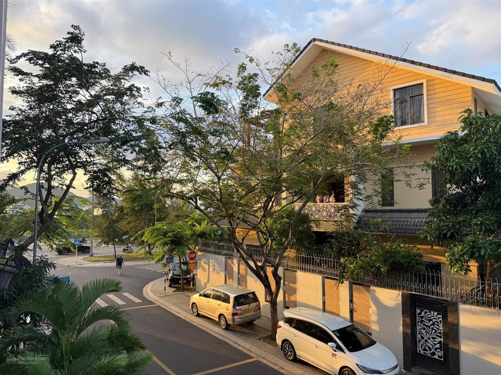 Bán căn nhà 3 tầng mới đẹp có sổ hồng khu đô thị vcn phước hải nha trang