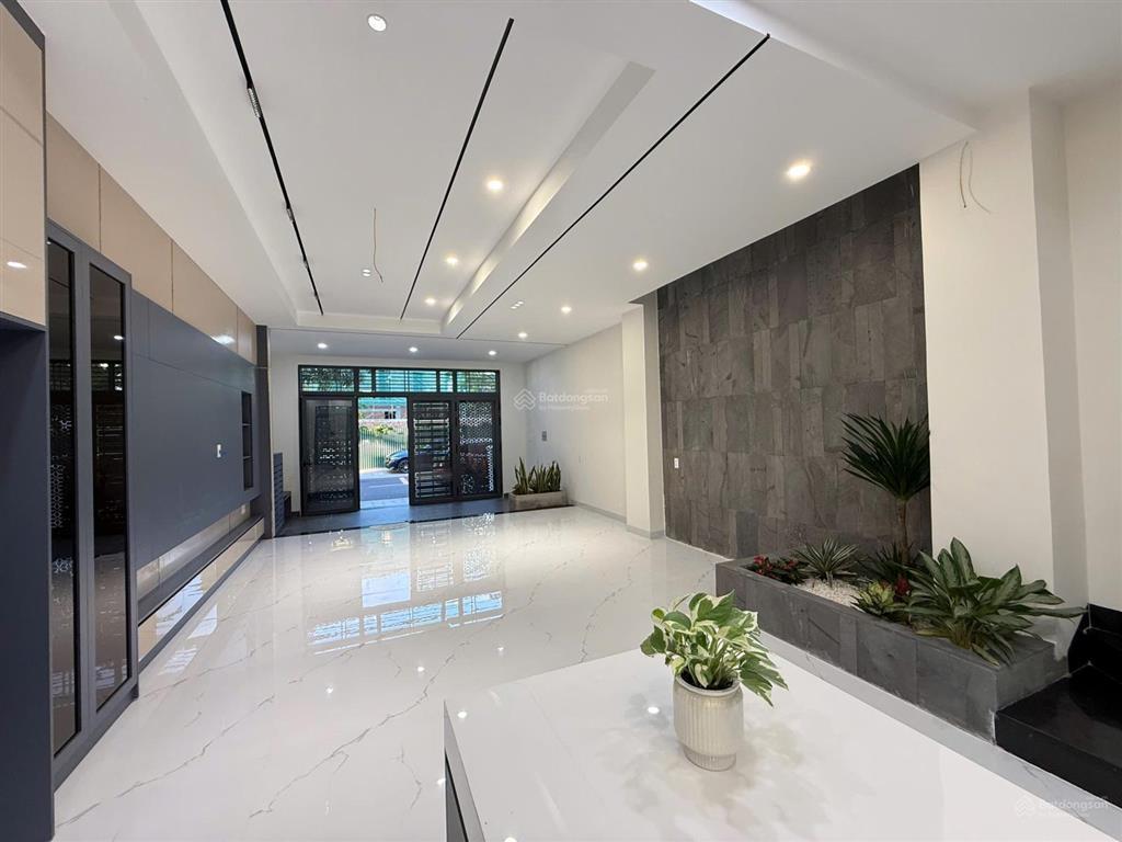 Bán căn nhà 3 tầng mới đẹp có sổ hồng khu đô thị vcn phước hải nha trang