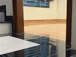 Bán nhà gần đường đua f1, bệnh viện hồng ngọc, các trường học xịn, 5 tầng xịn, gần ô tô. giá ok