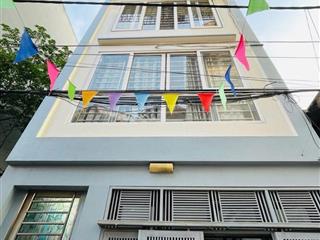 Hot ! nhà đẹp dân xây ngõ thông, cách 30 m ô tô qua, ra mặt phố. 2 mặt thoáng. nhà 4 tầng. 5,83 tỷ