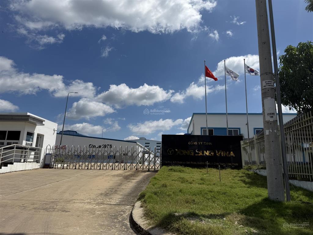 1 lô duy nhất giá rẻ nhất khu đường lớn 25m đối diện chợ trường kinh doanh buôn bán,  0985 761 ***