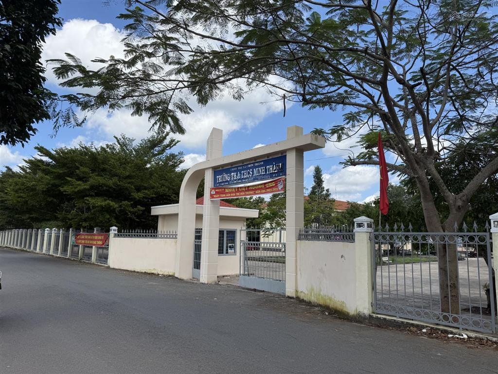 Lô đất vàng! đối diện chợ trường đường lớn 25m giá rẻ nhất khu vực chỉ 618tr/lô,  0985 761 ***