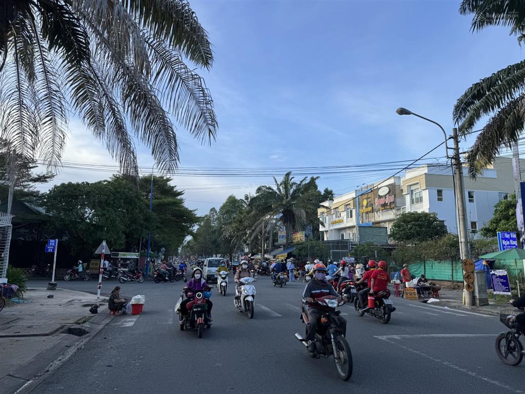 Lô đất vàng! đối diện chợ trường đường lớn 25m giá rẻ nhất khu vực chỉ 618tr/lô,  0985 761 ***