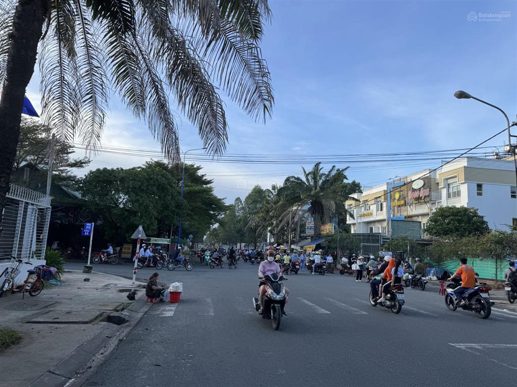 Lô đất vàng! đối diện chợ trường đường lớn 25m giá rẻ nhất khu vực chỉ 618tr/lô,  0985 761 ***