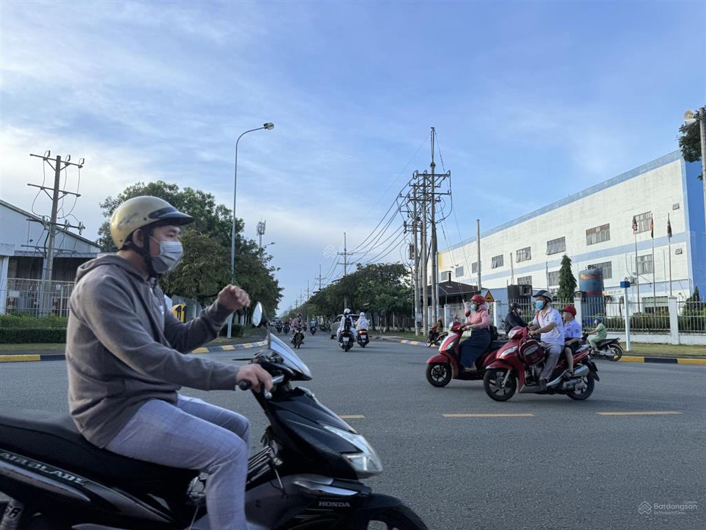 Lô đất vàng! đối diện chợ trường đường lớn 25m giá rẻ nhất khu vực chỉ 618tr/lô,  0985 761 ***