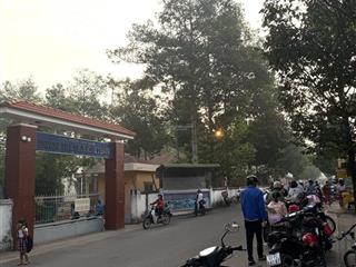 Chủ ngộp bank cần bán gấp lô đất đối diện chợ trường kinh doanh buôn bán giá 619tr/lô  0985 761 ***