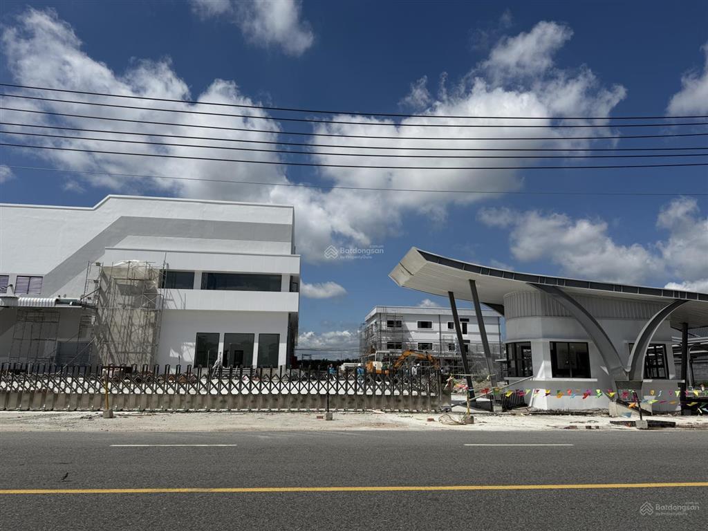 Hàng hot! chủ ngộp nặng cần bán lô đất đối diện cty giá chỉ 596tr/lô,  0985 761 ***