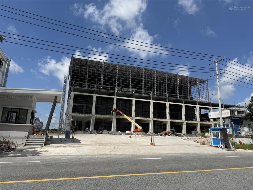 Hàng hot! chủ ngộp nặng cần bán lô đất đối diện cty giá chỉ 596tr/lô,  0985 761 ***