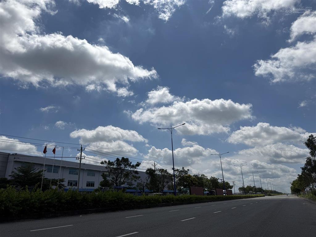 Hàng hot! chủ ngộp nặng cần bán lô đất đối diện cty giá chỉ 596tr/lô,  0985 761 ***