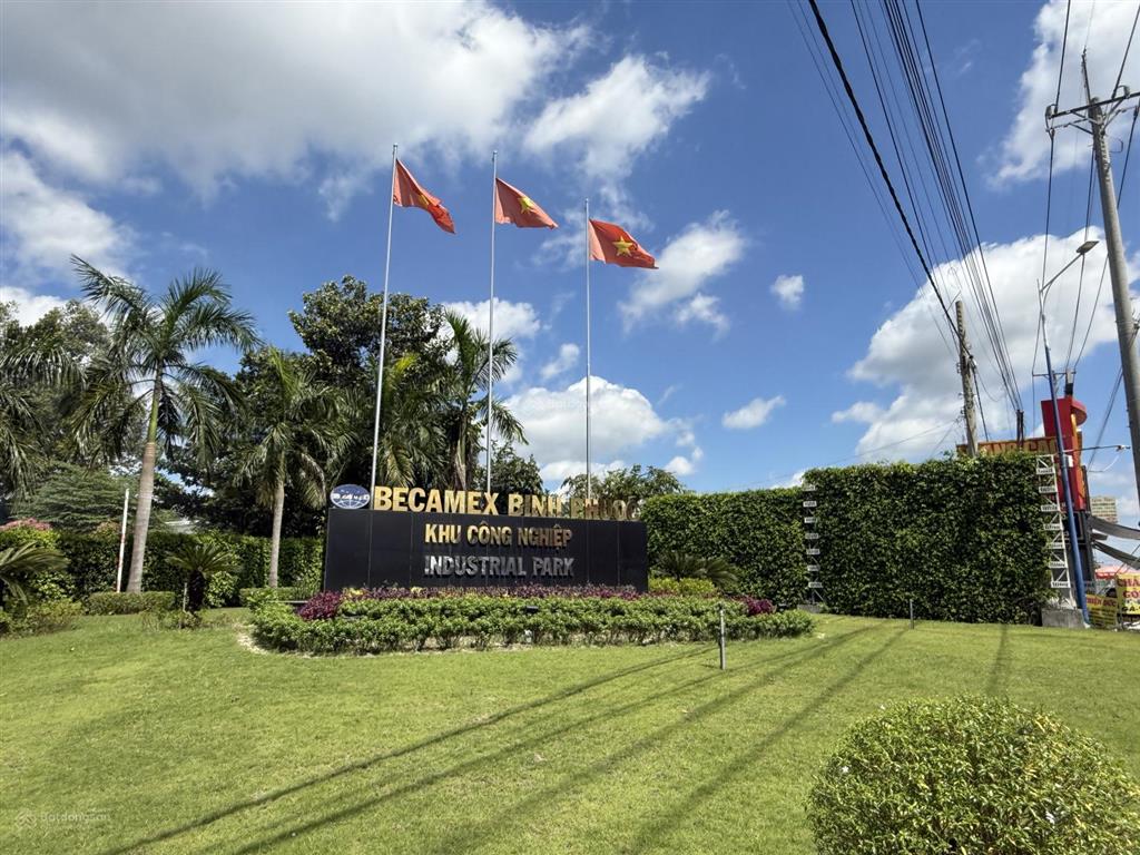 Hàng hot! chủ ngộp nặng cần bán lô đất đối diện cty giá chỉ 596tr/lô,  0985 761 ***