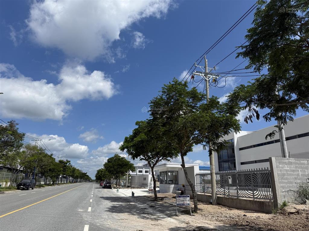 Hàng hot! chủ ngộp nặng cần bán lô đất đối diện cty giá chỉ 596tr/lô,  0985 761 ***