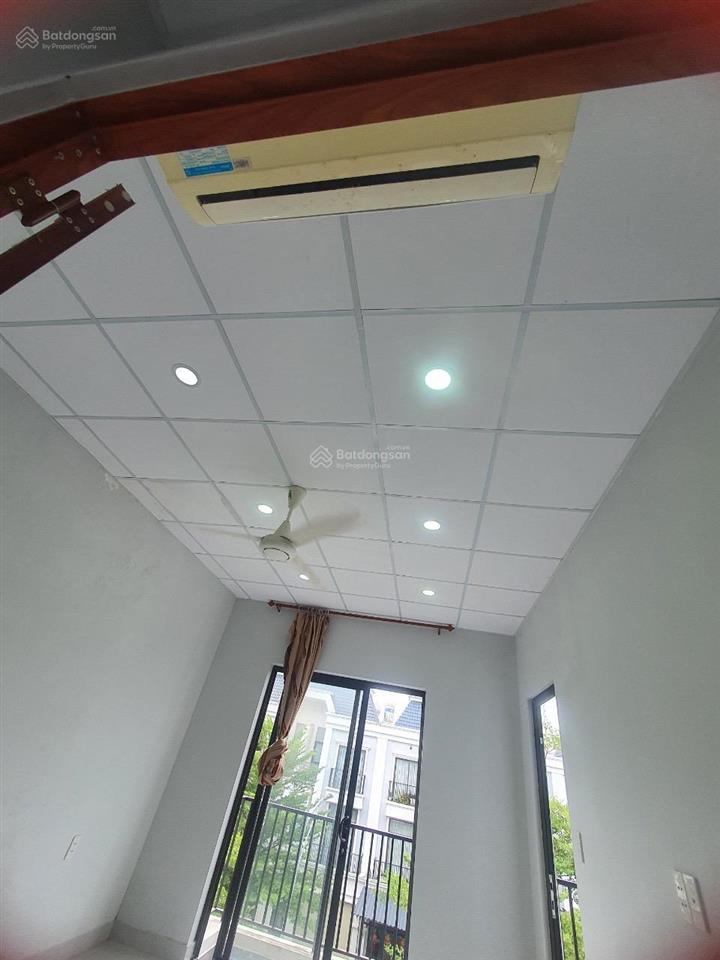 Nhà riêng, sông vàm cỏ đông/solar city, 9,5 tr/th, sd 185m2  3pn 3wc, 302 ng văn tuôi  0938 910 ***