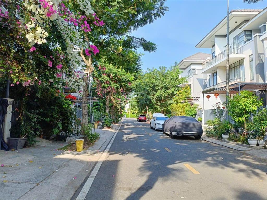 Bán căn nhà phố lavila kiến á nam sài gòn, 5.5x17.6m, 1 trệt 2 lầu giá tốt nhất thị trường