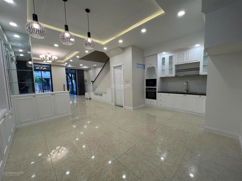 Bán gấp biệt thự 4pn, 3wc ở lavila kiến á, phước kiển, nhà full nội thất giá 13,3 tỷ, nhà bè, hcm