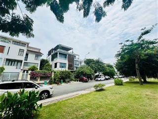 Bán những căn biệt thự kdc phú mỹ vạn phát hưng 10.5x21m , nhà đẹp, giá tốt , an ninh 24/7