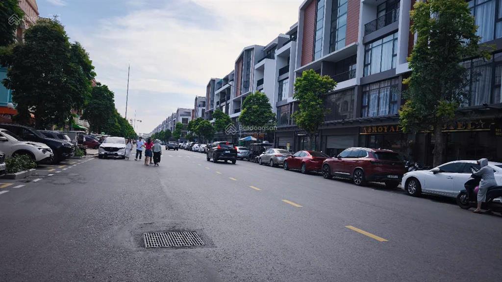 Cực hiếm! bán nhanh mảnh đất mặt phố nguyễn khiêm ích. sát quận ủy gia lâm. cực đẹp
