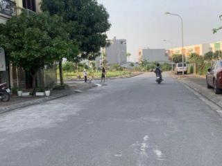 Bán đất đấu giá 31ha trâu quỳ gia lâm. 109m2. đường 15m. kinh doanh tốt.