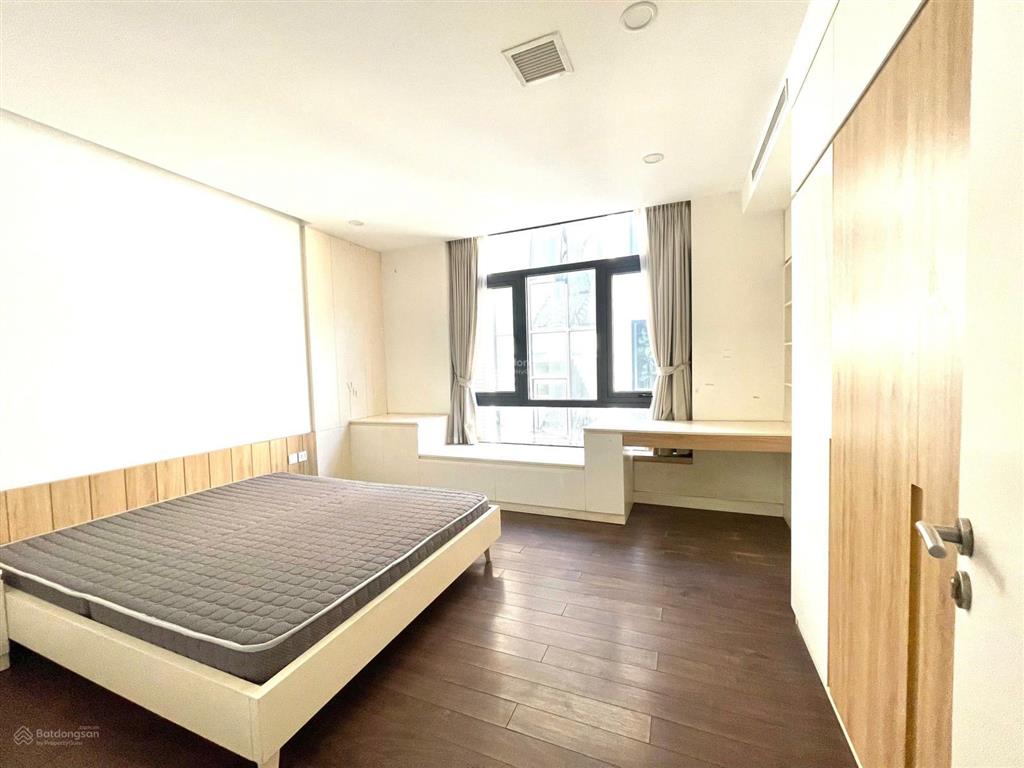 Chị em không ở bán gấp căn biệt thự vip marina ecopark. trục chính. kinh doanh cực tốt. ở quá đẹp.