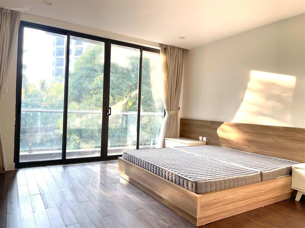 Chị em không ở bán gấp căn biệt thự vip marina ecopark. trục chính. kinh doanh cực tốt. ở quá đẹp.