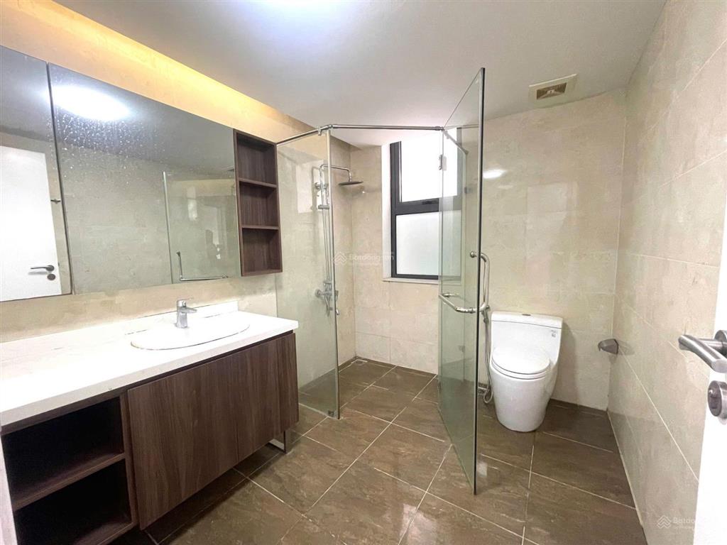 Chị em không ở bán gấp căn biệt thự vip marina ecopark. trục chính. kinh doanh cực tốt. ở quá đẹp.