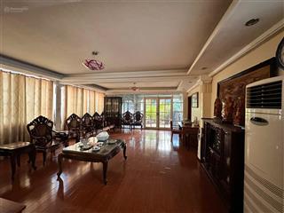 Bán nhà phân lô ngõ 59 phố láng hạ tiện làm văn phòng dt 130m², nhà xây 5 tầng, mặt tiền 9,5m
