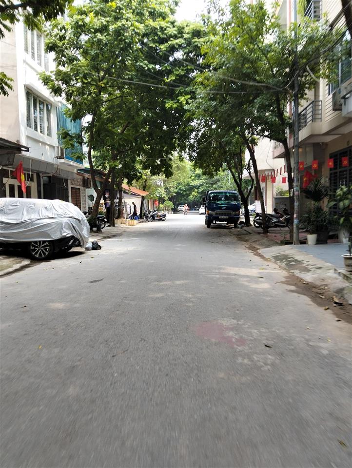 Bán đất dịch vụ dương nội, phân lô, vỉa hè, ô tô tránh nhau, 50m2, mt 4m, giá sốc chỉ 10.7 tỷ