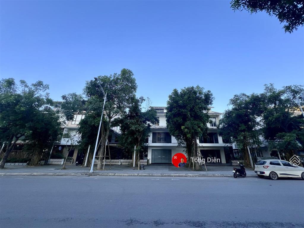 Tống diễn 0944 866 ***. bán biệt thự thương mại ecopark, view trực diện hồ, 2 mặt đường 30m