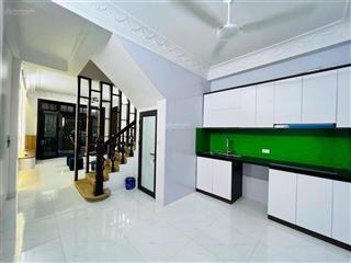 Bán nhà dân xây xuân thuỷ, trần quốc vượng, cầu giấy. dt 37m2x5t, nội thất đủ, gần đại học sư phạm