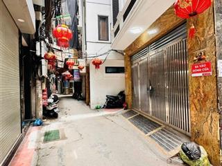 Bán nhà dân xây lô góc phố xuân thuỷ, trần thái tông, nhà mặt ngõ thông , ở và cho thuê dt 33m x5t