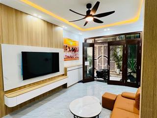 Bán nhà giá đầu tư trung tâm quận ba đình ô tô sát cửa, ra phố 30m dt 50m x4t, 2 thoáng. 9.2 tỷ