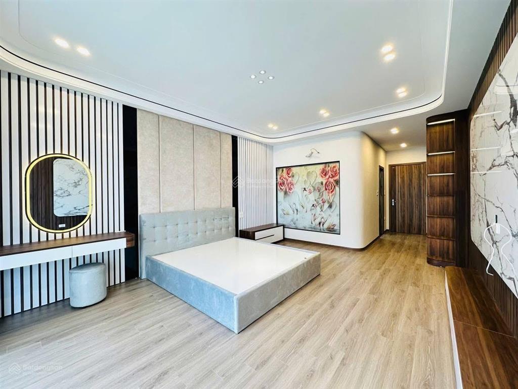 Bán nhà mới tinh thang máy, ô tô đỗ gần phố nguyễn công hoan, kim mã, ngọc khánh 45m2x6t hơn 8 tỷ